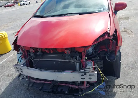 2014 Toyota Prius Three z USA, uszkodzony, nr VIN JTDKN3DU4E0362350